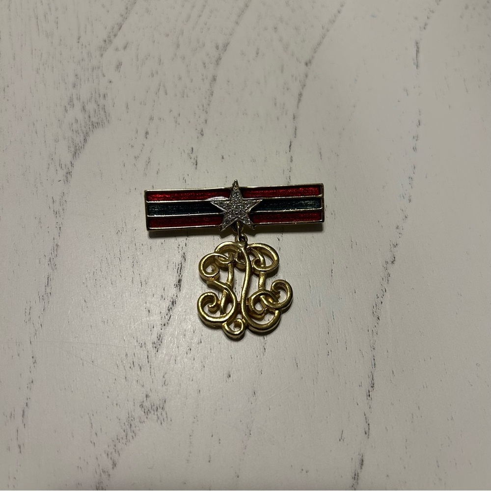 Decorative Pin - Picture 4 of 4